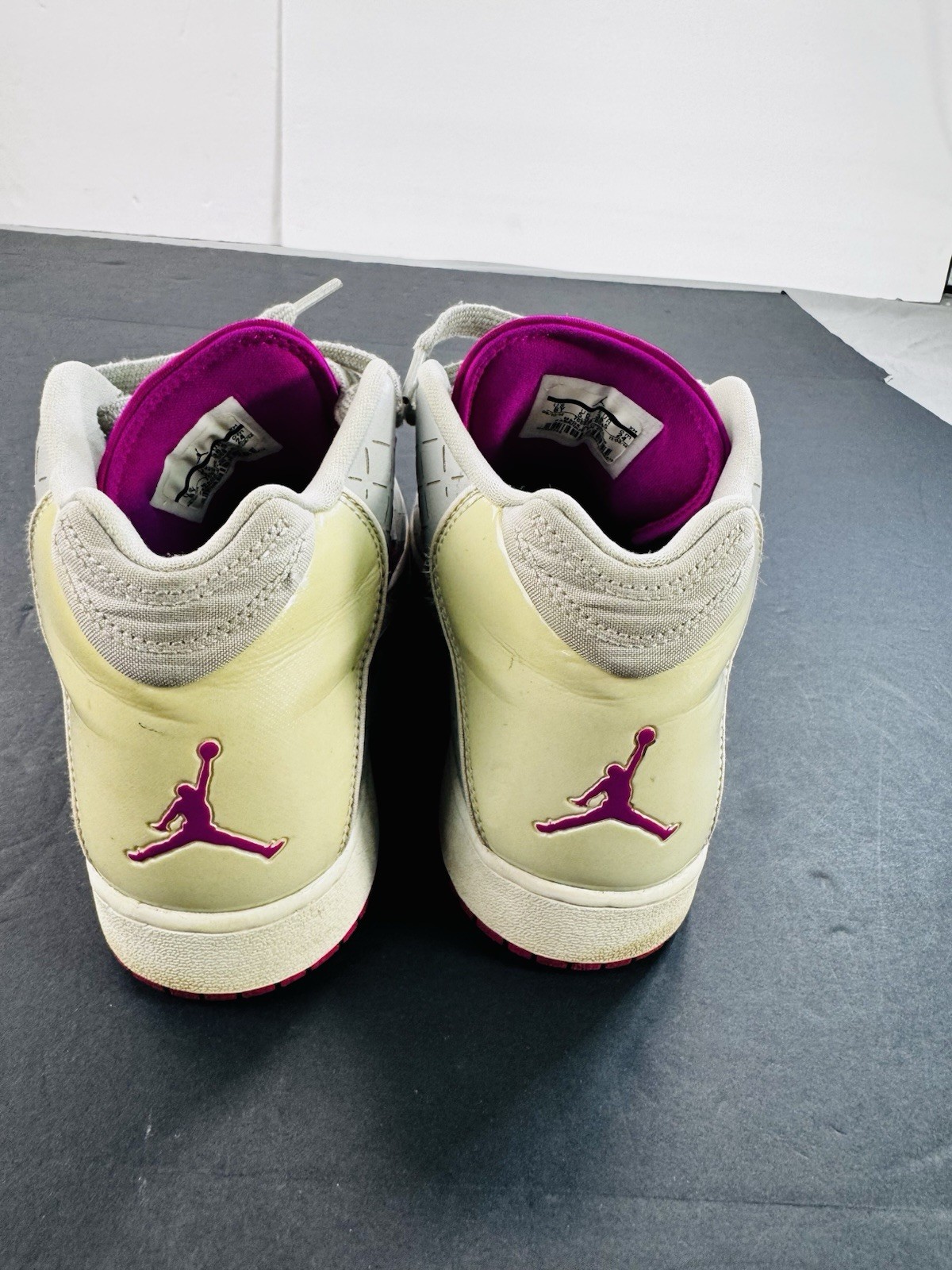 Nike Air Jordan Illusion 705535-009 Gray Basketball Shoes Sneakers Girls Size 6Y