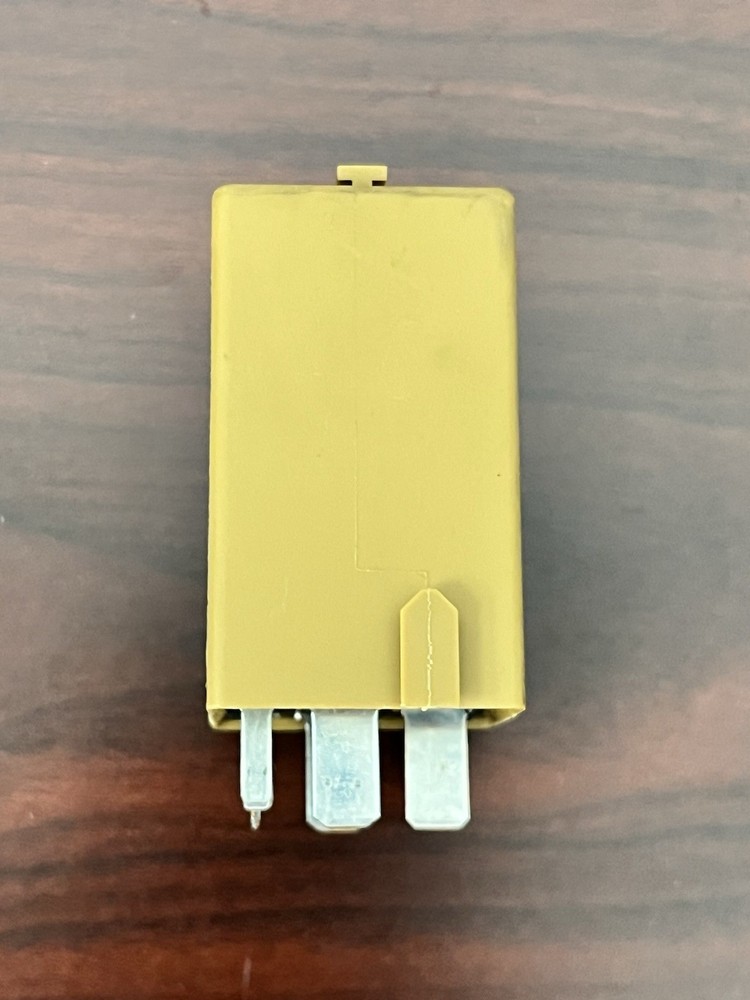 BMW E38 E46 E60 E63 E64 GENUINE WINDSHIELD WIPER BROWN RELAY 6136-8 384 505