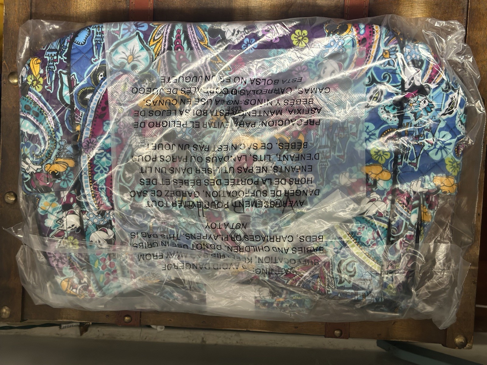 NWT Disney Vera Bradley Mickey Mouse Celebration Large On The Go Crossbody