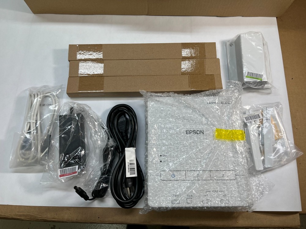 Epson ELPHD02 HDBT HDMI Display Transmitter/Control Pad  W/ Accessories