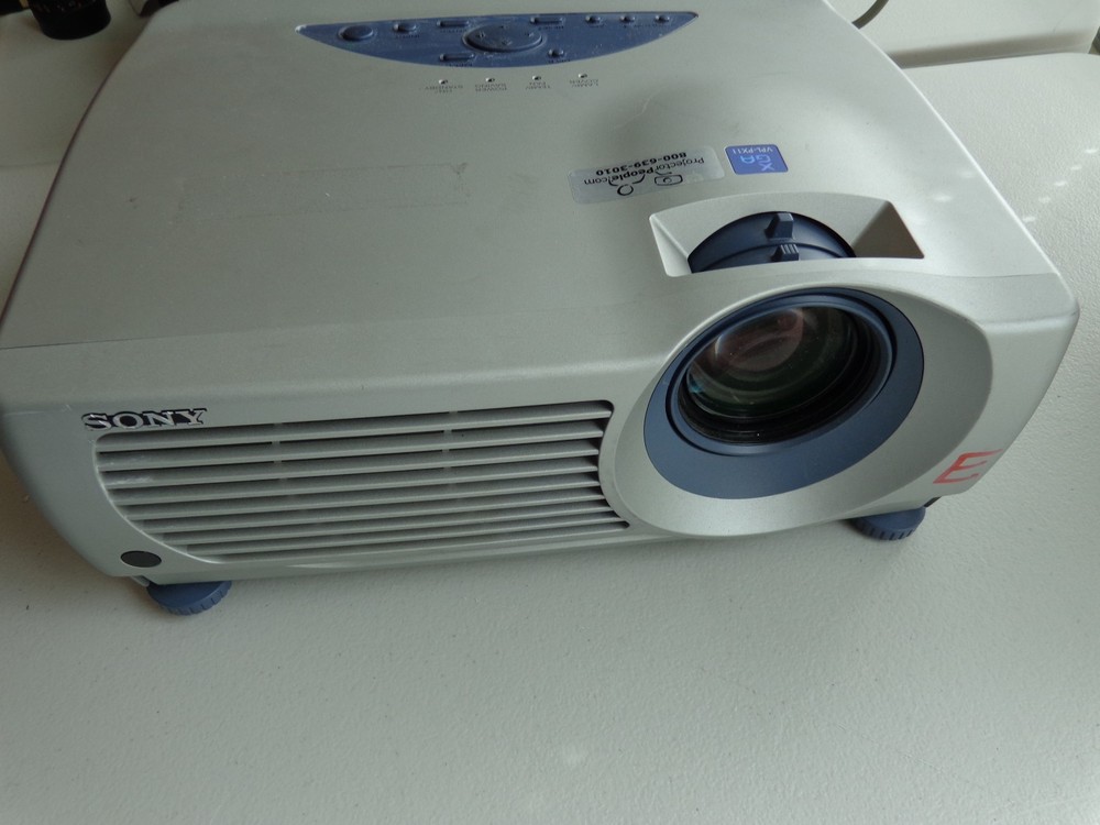 Sony VPL-PX11 LCD Projector