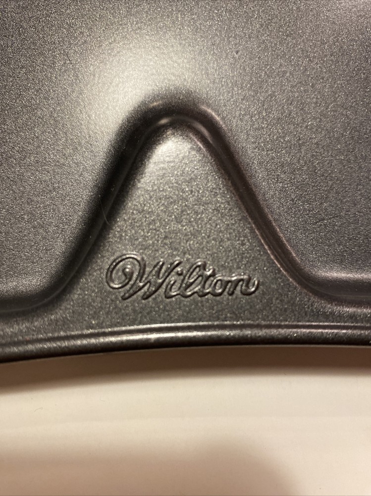 Wilton Ginger Bread Non-Stick Cookie Pan Christmas Baking