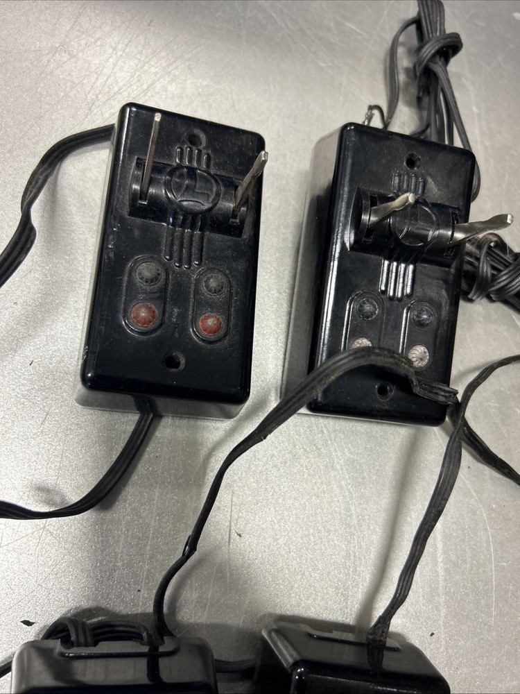 LIONEL POSTWAR 4-#1122-100 DUAL SWITCH TRACK CONTROLLERS UNTESTED✅