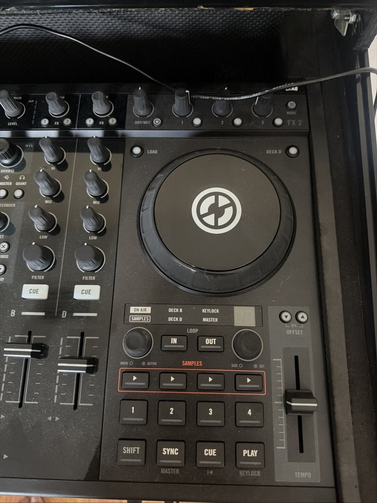 traktor kontrol s4 With Case