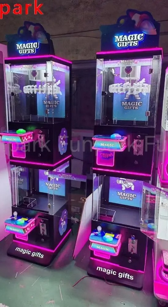 Mini Rotating Spinning 20 Clip Prize Skill Redemption Claw Machine Arcade Combo