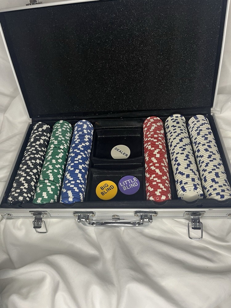 Poker Set with Metal Case
