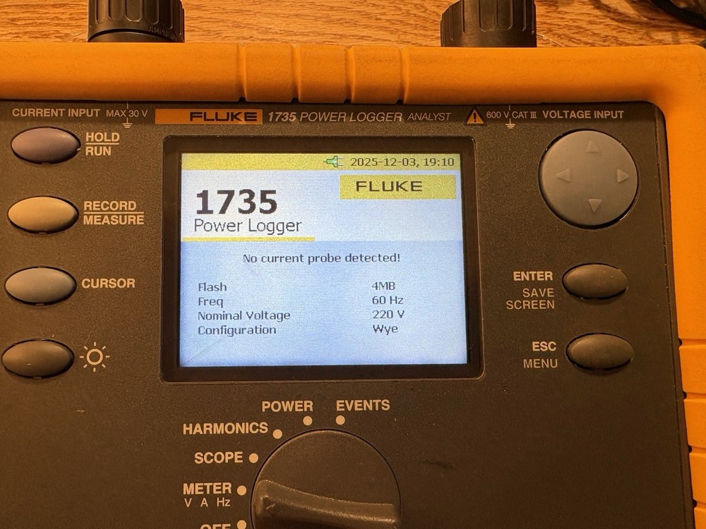 Fluke 1735 Three-Phase Power Quality Data Logger And Energy Analyzer