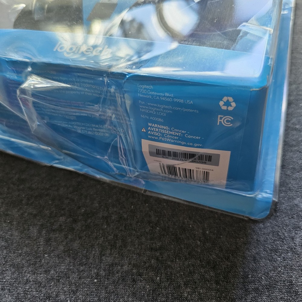 Logitech H390 USB Adjustable Computer PC Headset w Microphone Over the Ear New