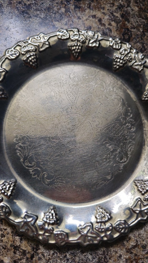 Vtg Silver Plated Etched Grape Leaf Vine Wine Bottle Coaster