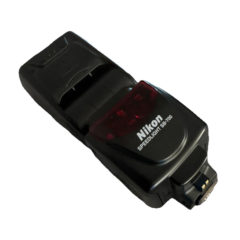 Nikon Speedlight SB-700 with case