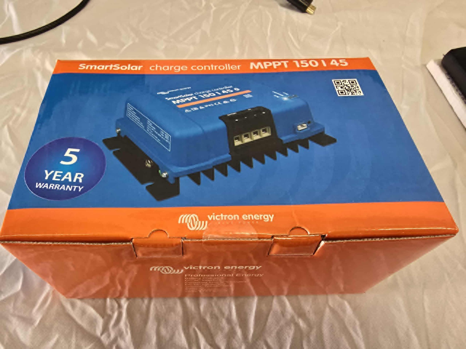 NEW SEALED Victron Energy SmartSolar MPPT 150/45 Charge Controller | 150V Max PV