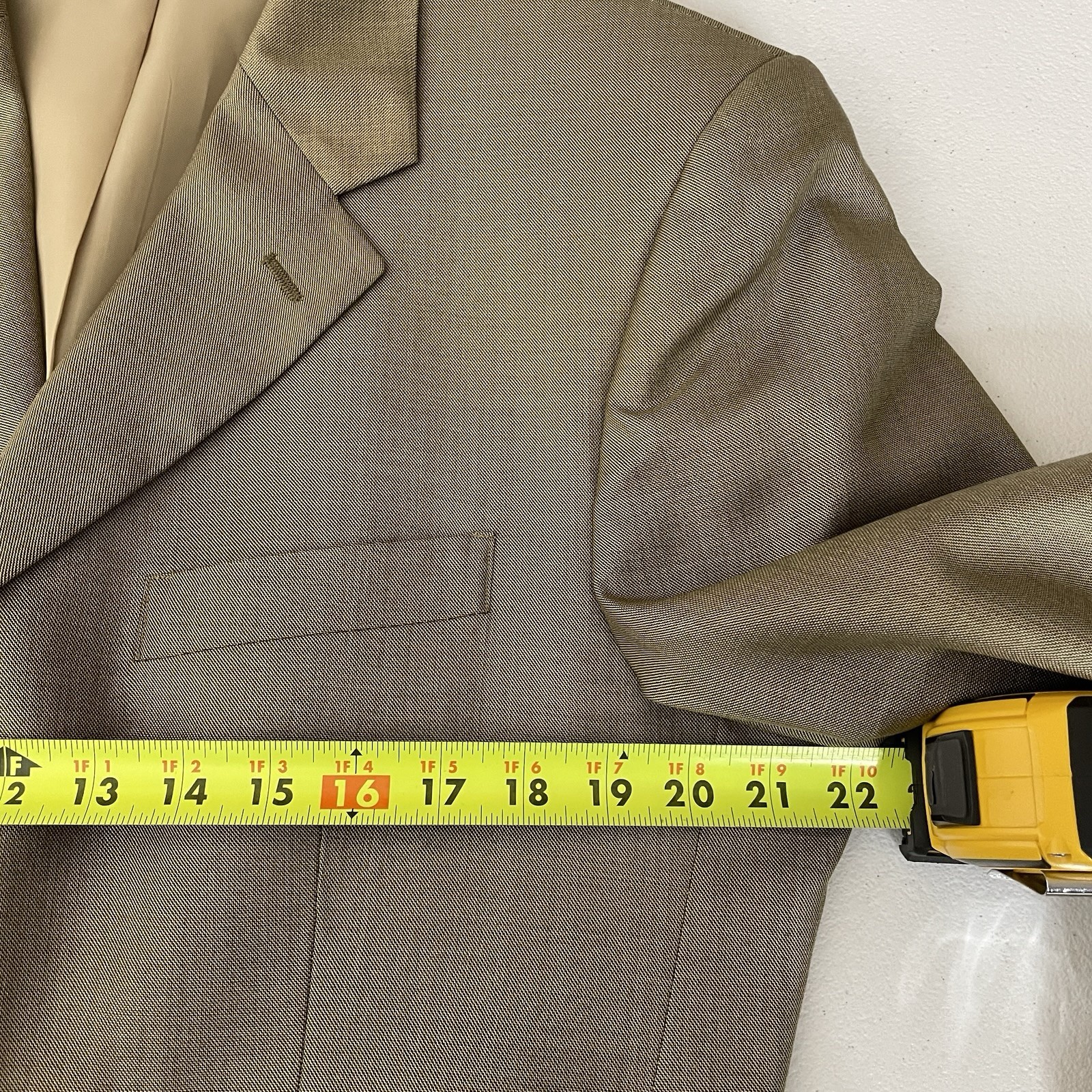 Jones New York 2 Piece Suit Mens 40S 32x30 Beige Solid Wool Silk Three Buttons