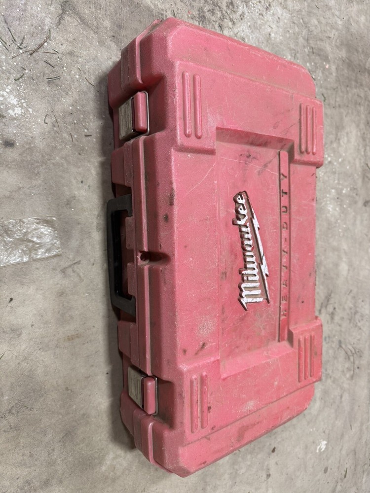 MILWAUKEE RIGHT ANGLE DRILL