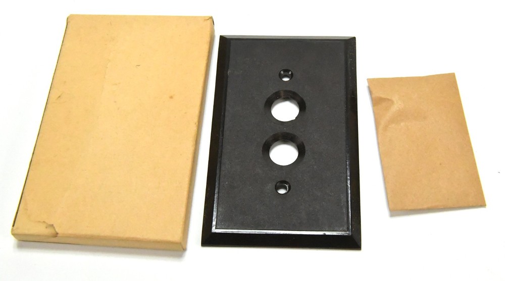 VINTAGE BRYANT NOS PUSH BUTTON BROWN PLASTIC/BAKELITE COVER SWITCH PLATE