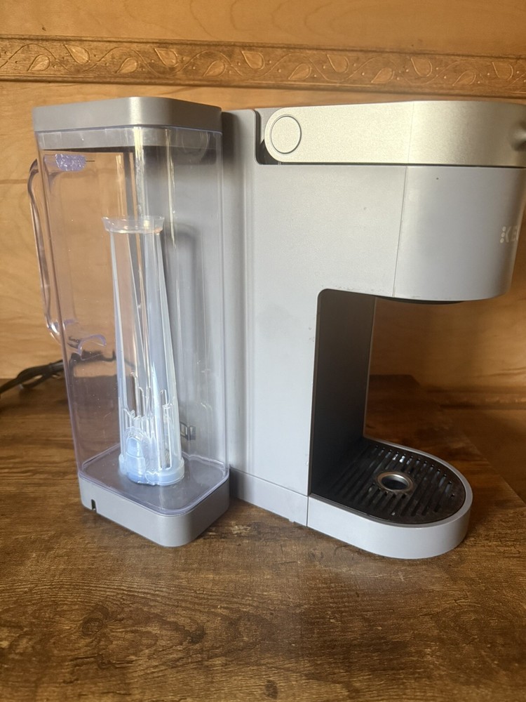 Kuerig K-Supreme single cup coffee maker