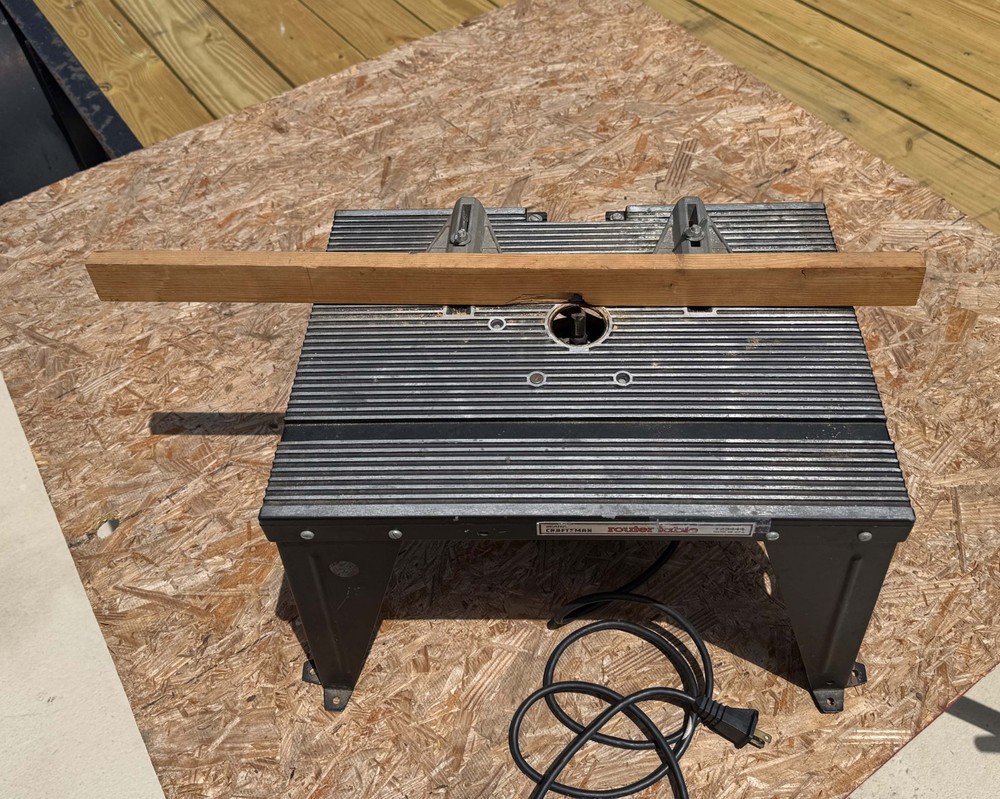 Craftsman Router Table with Router