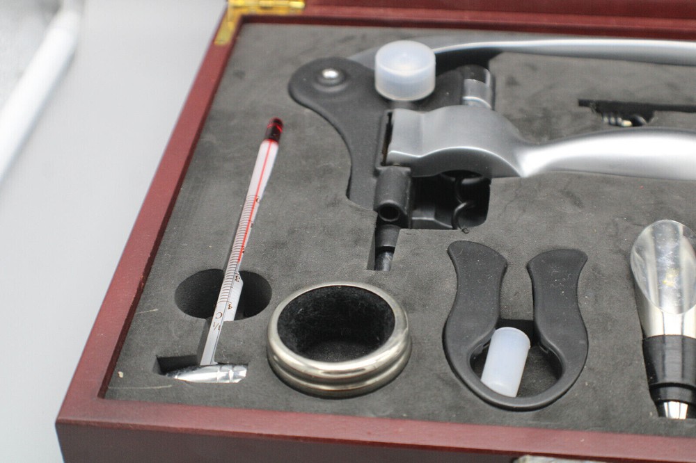 Wine Kit Set in Wooden Box