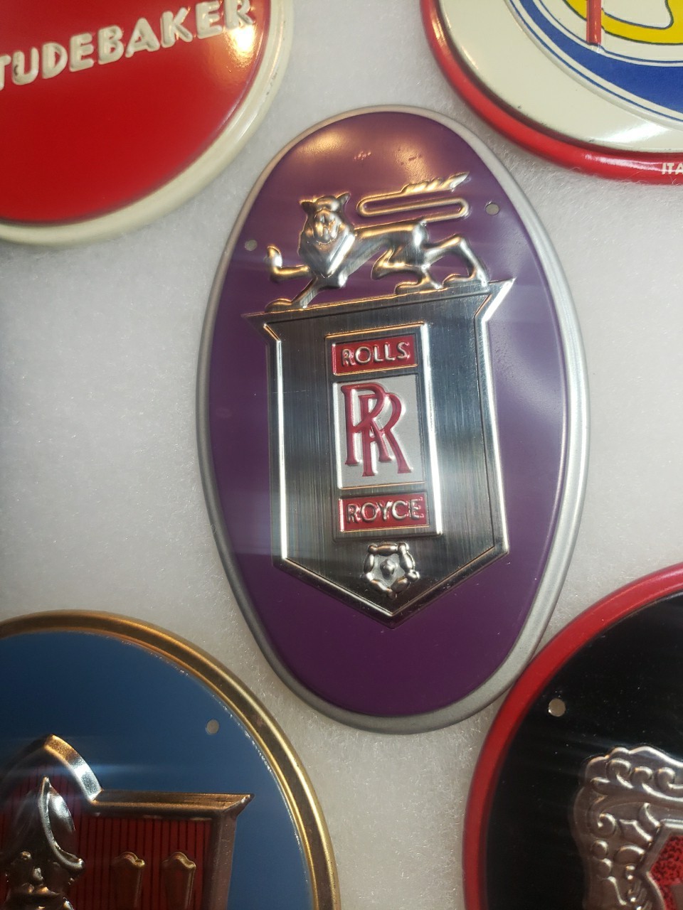 ORIGINAL 1950S WHEATIES CEREAL PREMIUM METAL AUTOMOBILE EMBLEMS SET 14 IN Case