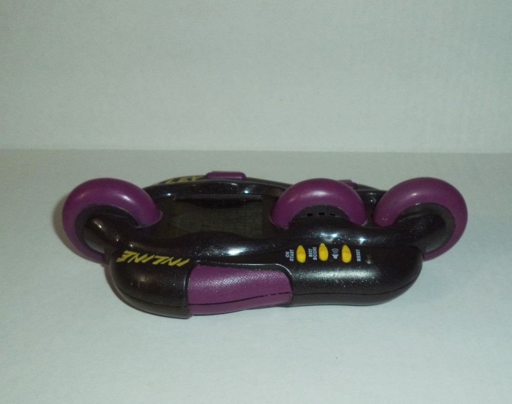 1995 Radica Inline Alley Rollerblading Rollerblade Handheld Electronic Game
