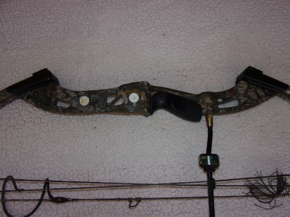 PSE Archery F-4 Maxis Compound Bow