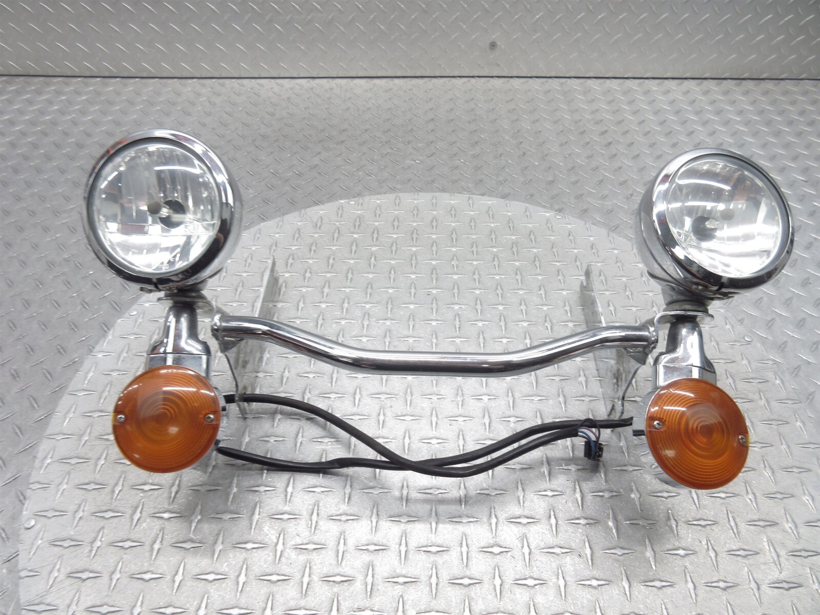 2011 Harley Electra Glide Classic FLHTC Front Fog Turn Signal Light Bar Bracket