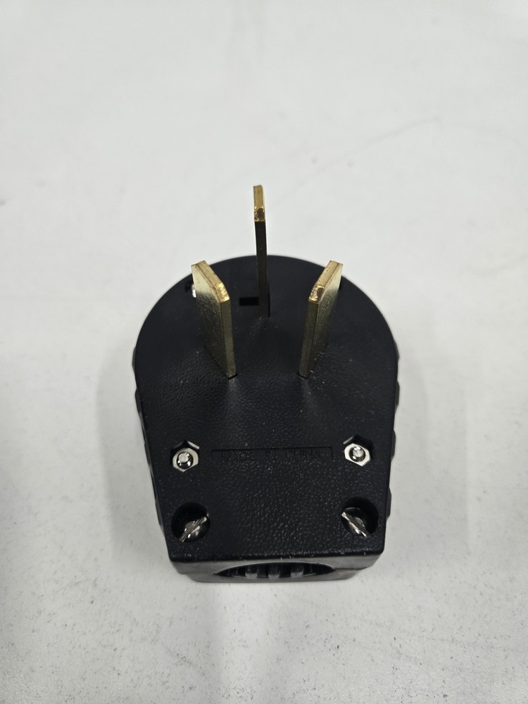 Pass & Seymour Legrand 3861 Angle Plug