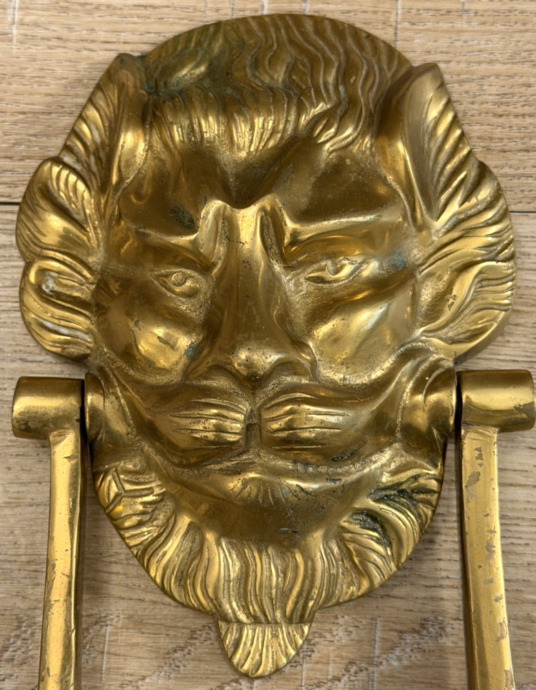 VINTAGE SOLID BRASS LIONS HEAD DOOR KNOCKER