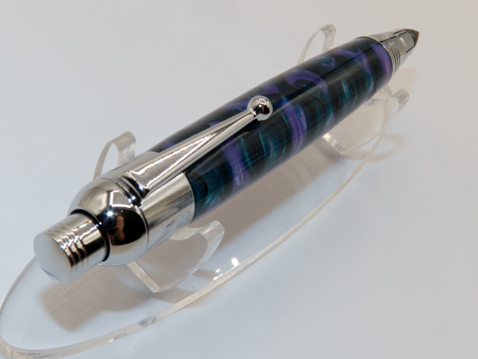 Chrome finish 5.6mm Sketch Pencil. Hand made with Lilac Acrylester. #157