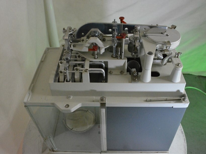 Sartorius 2462 Laboratory Scale Max 200g SEE NOTES