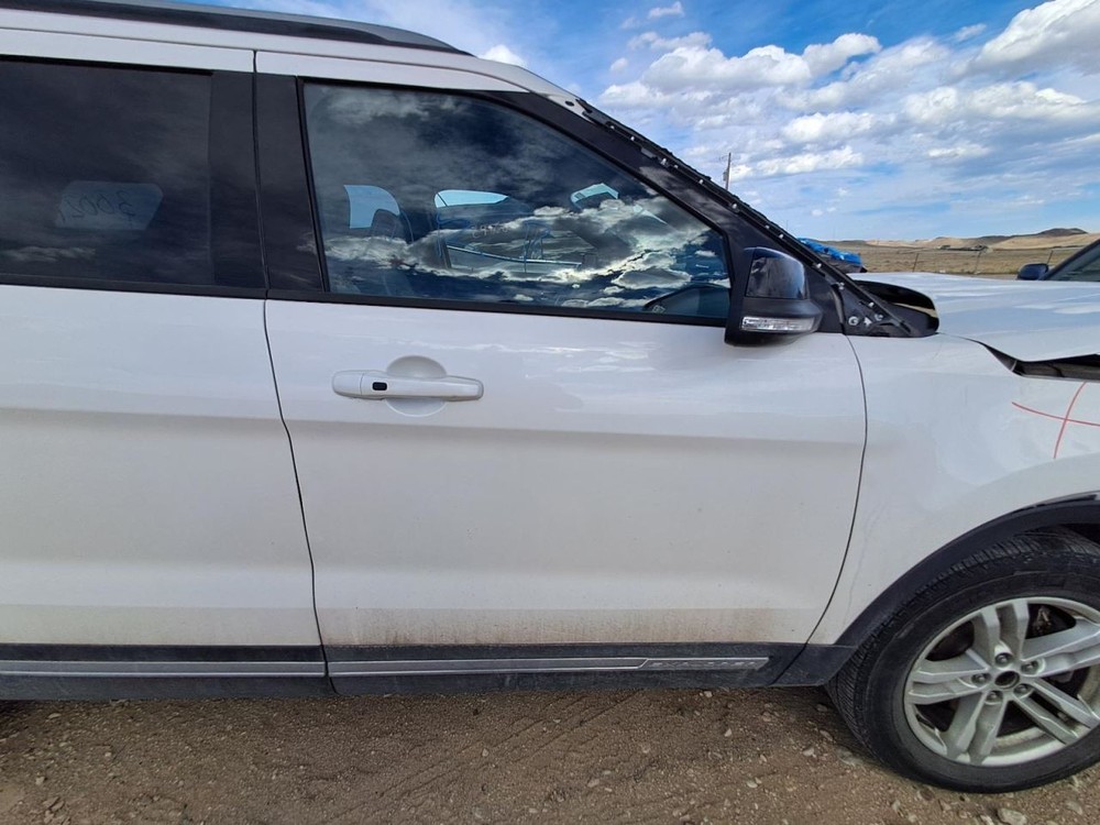 EXPLORER 2018 Front Door Trim Panel 1585863