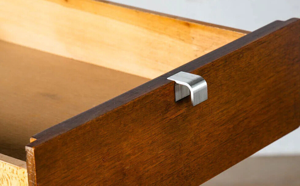 (1) GEORGE NELSON HERMAN MILLER PULL BASIC CABINET SERIES MCM 7/8” J PULL
