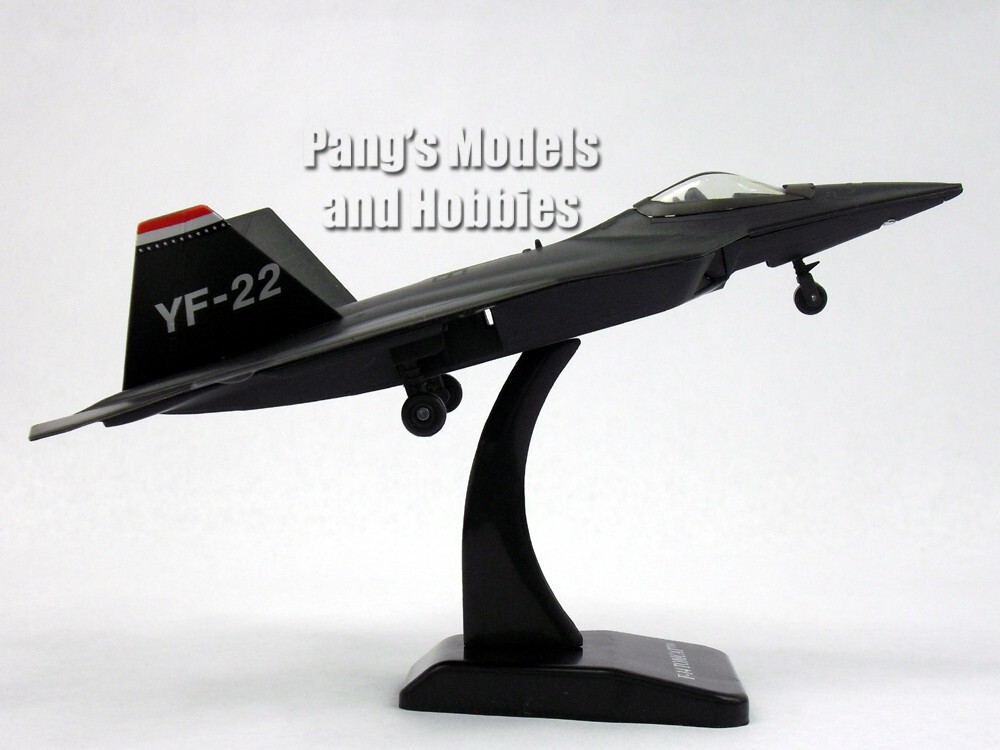 Lockheed F-22 Raptor - USAF 1/72 Scale Model Kit (Assembly Required)