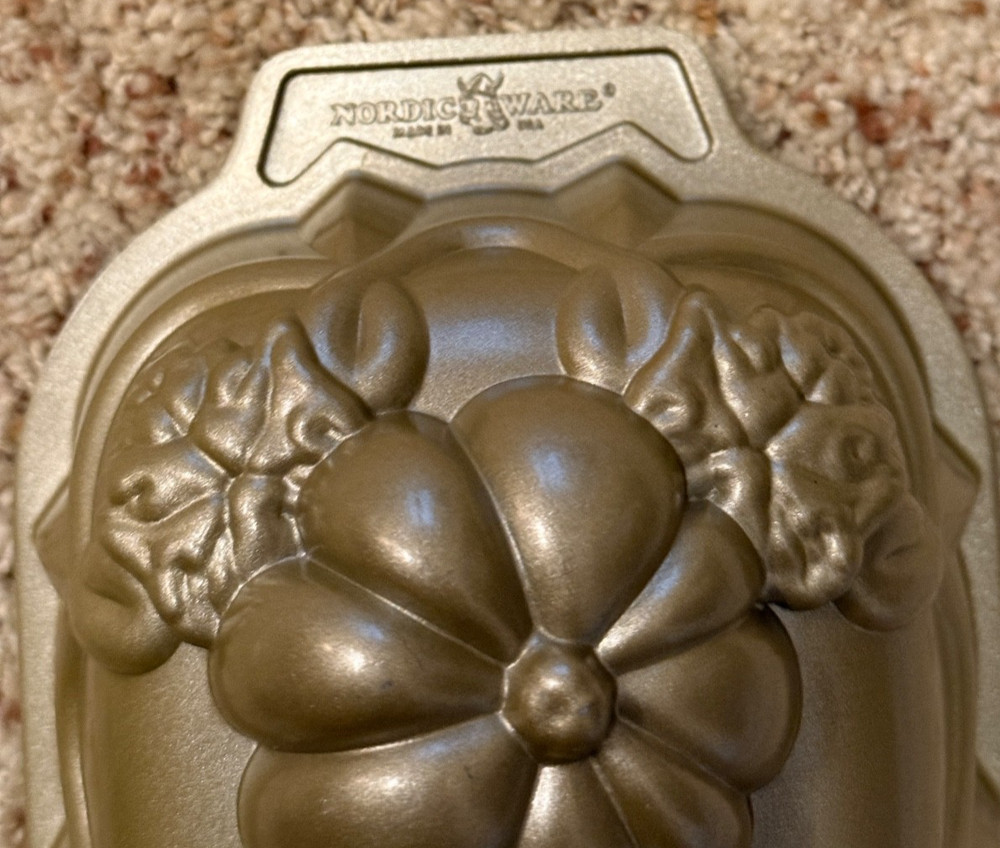 Nordic Ware Elegant Pumpkin Loaf (4 Cups)