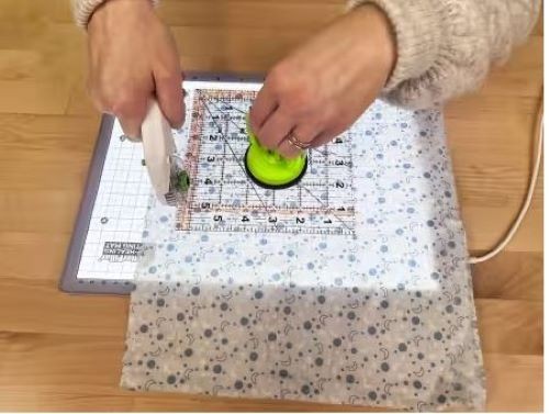 Cutterpillar Glow Elite Mini # CPP-MINI LED Light Board for Crafters, artists, d