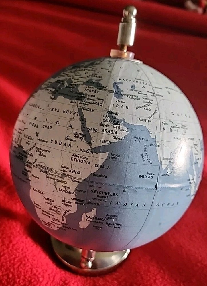 Small World Globe For Desktop