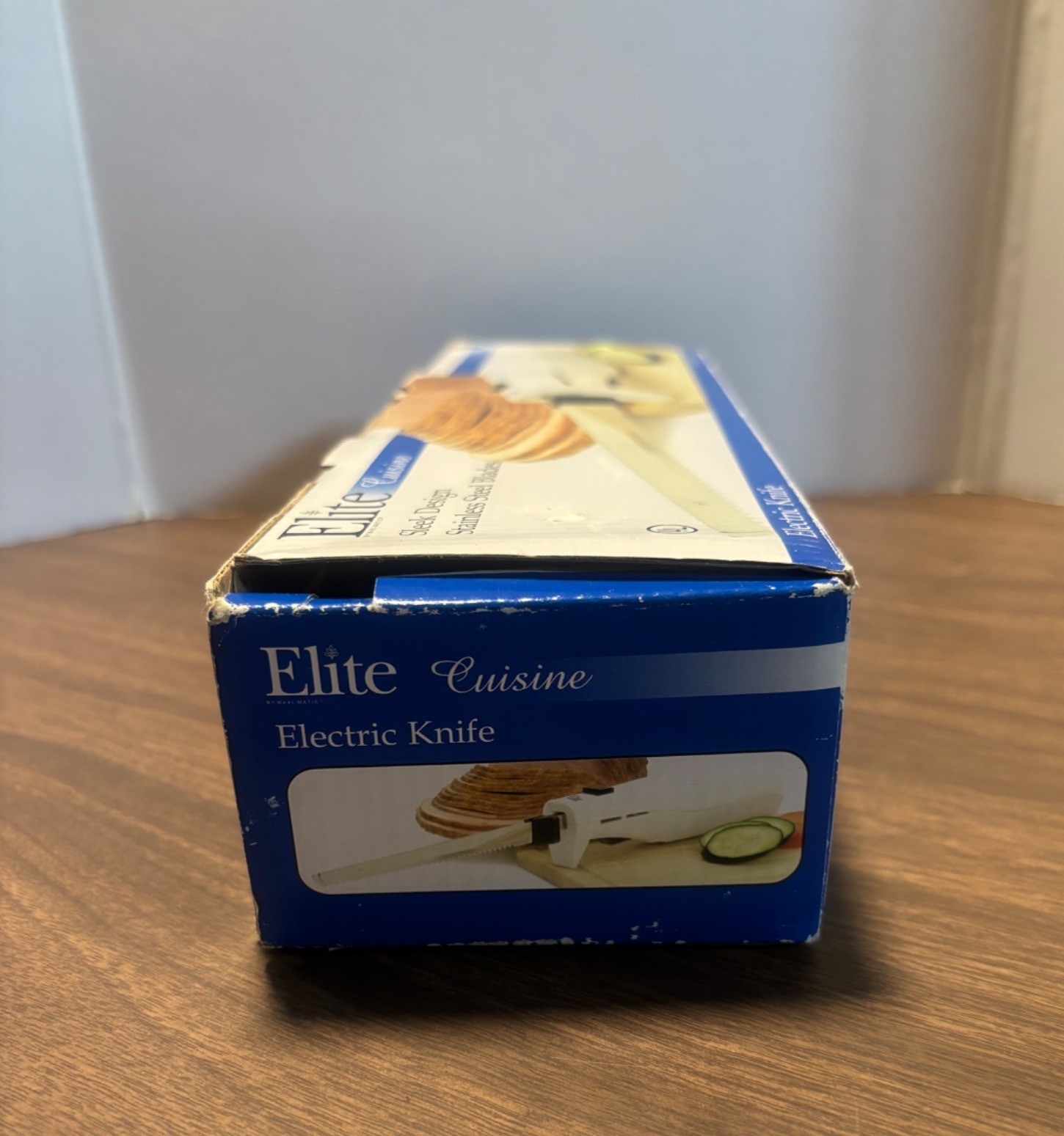 Elite Cuisine Electric Knife Stainless Steel Blades Model EK-570 White UL Certif