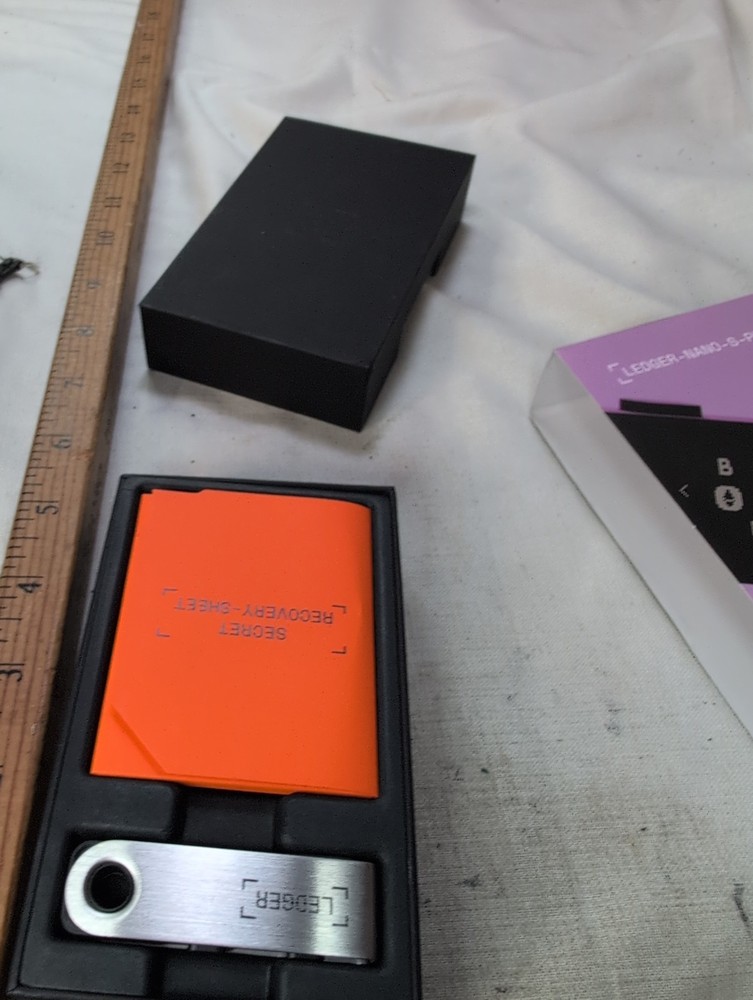 Ledger - Nano S Plus Crypto Hardware Wallet - Open Box - Distressed Packaging