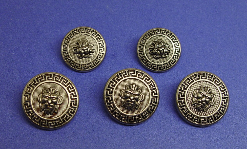 5 Unknown Brand Silver Color Plastic Lion Head jacket replacement buttons, Used