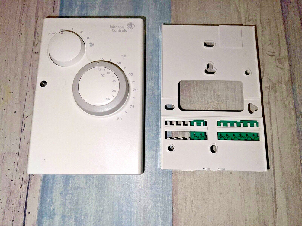 Johnson Controls TM-11x1 Series Room Temperature Module