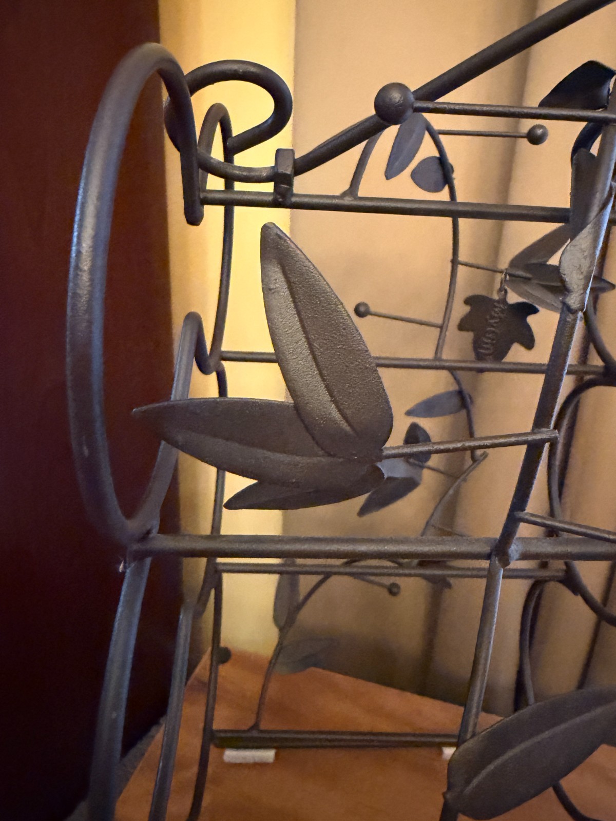 "My Gift" 6 bottle metal wine rack in brown