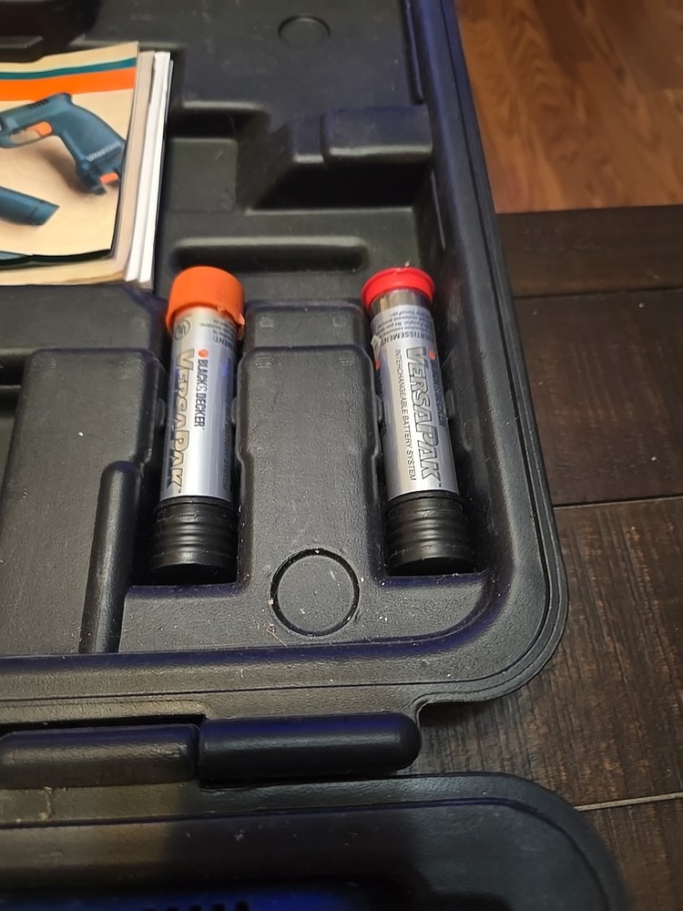 Black And Decker 4 piece Tools Versa Pak 7.2v- Drill, Sander, Flashlight, Saw