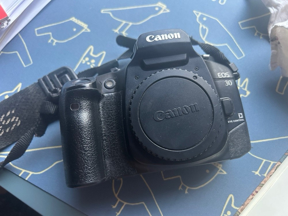 Canon Eos 30 Camera
