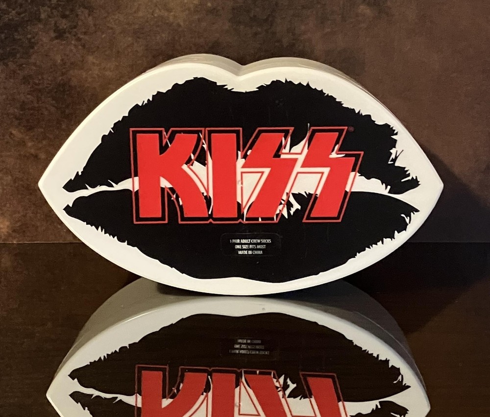 KISS - Valentines Socks White with Logo / Lips design in Plastic Display Box New