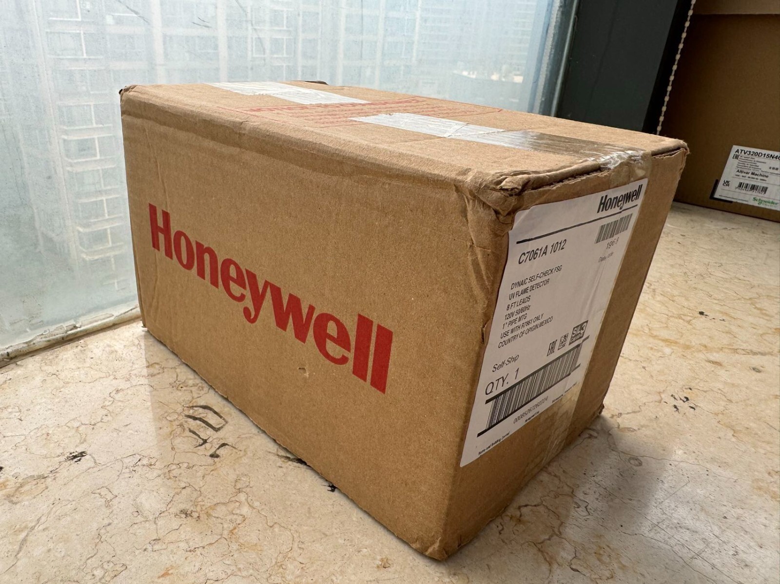 New In Box Honeywell C7061A1012 UV Detection Flame Detector !