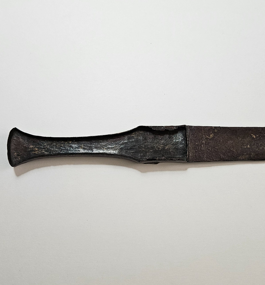 AUTHENTIC ANCIENT BRONZE SWORD/DAGGER (DIRK) 2000-1000BC. (16.25 IN-245 GR)