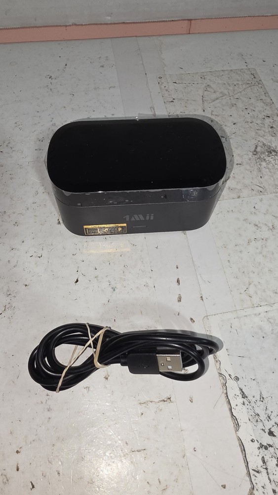 1Mii Wireless Earbuds E3Pro Transmitter Set For TV New w/ charging base