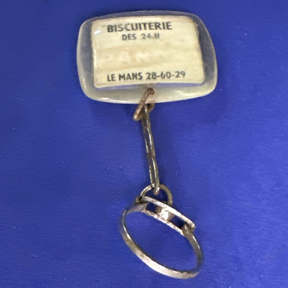 BISCUITERIE LE MANS - VINTAGE KEYCHAIN