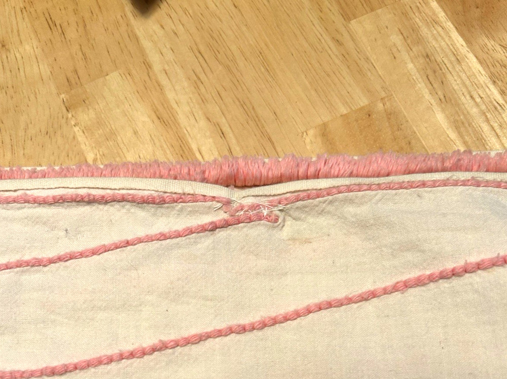 VINTAGE CHENILLE BEDSPREAD CREAM PINK