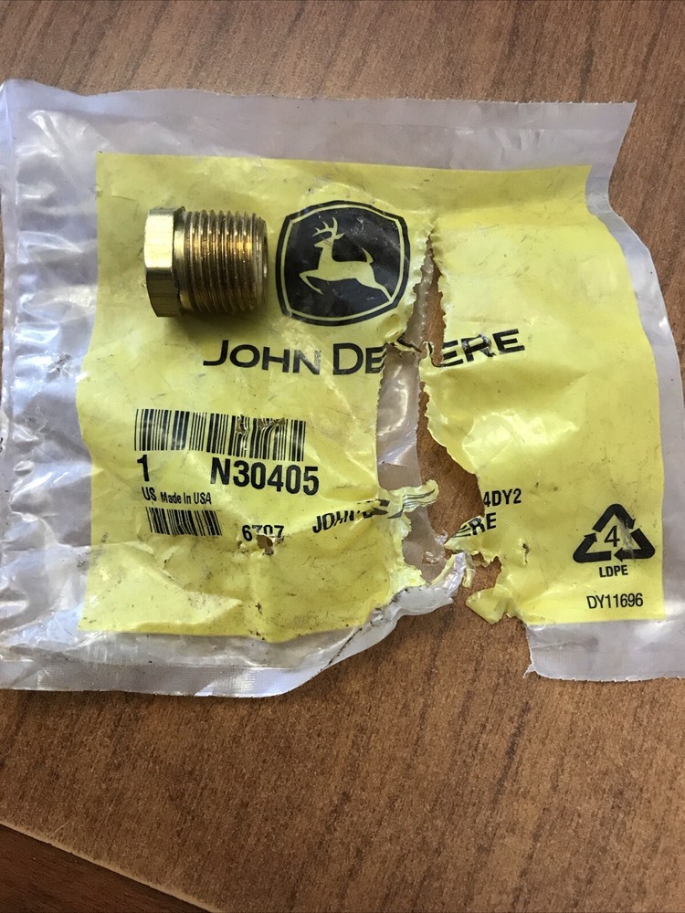 John Deere Adapter Fitting - N30405