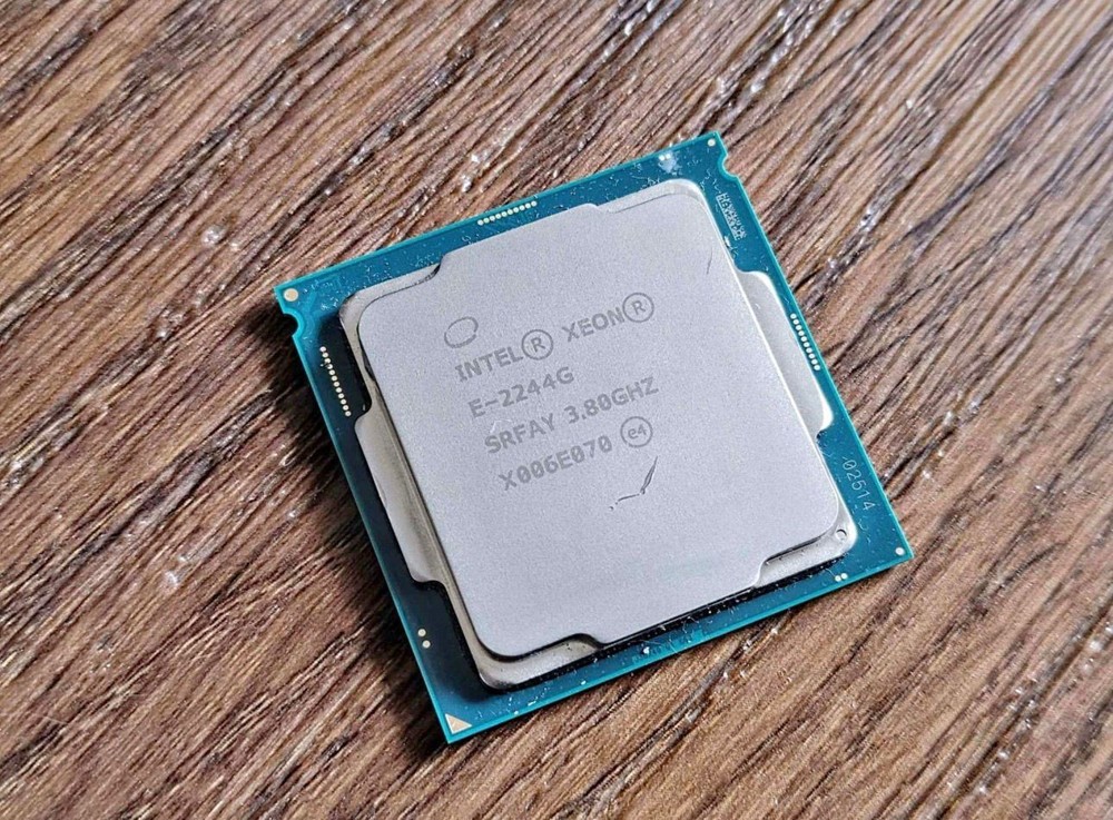 Intel Xeon E-2244G SRFAY 3.8GHz 4-Core 8-Thread 71W LGA1151 C246 CPU Processor